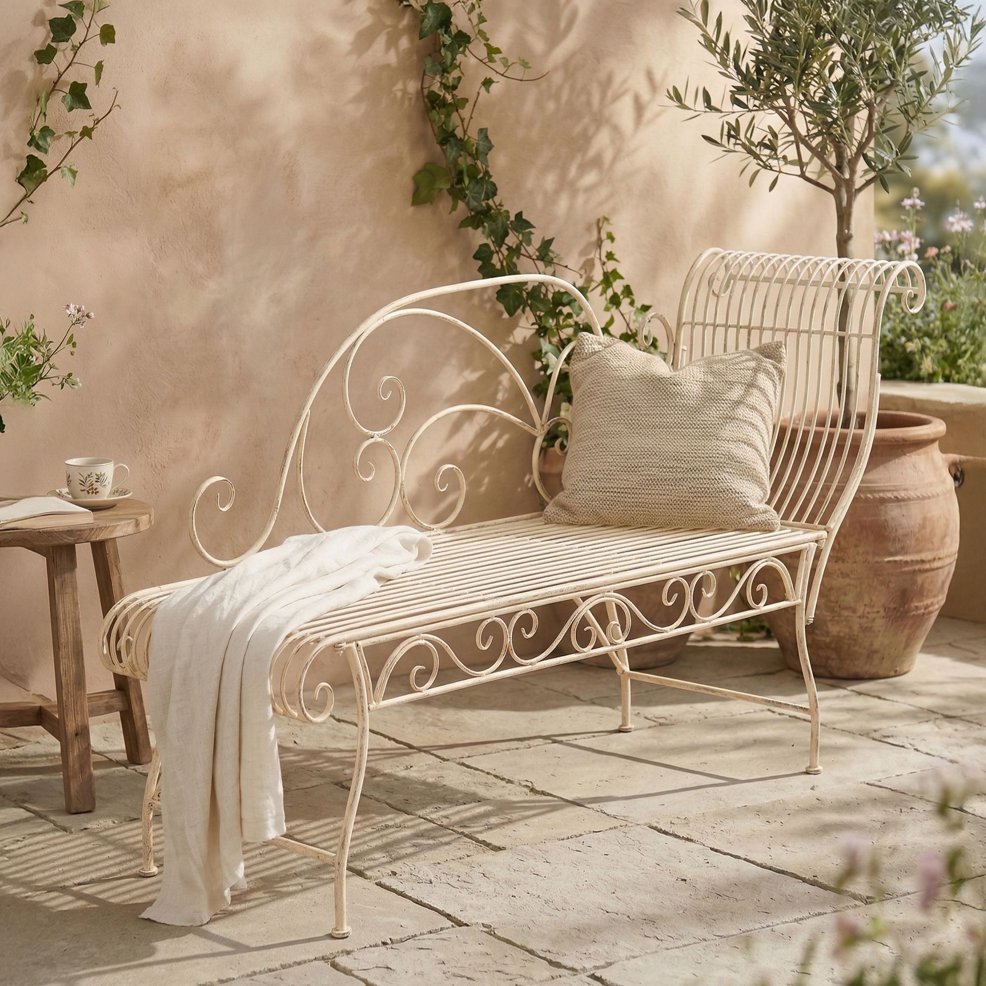 Panca da giardino Karma - design elegante e comfort per il tuo spazio esterno