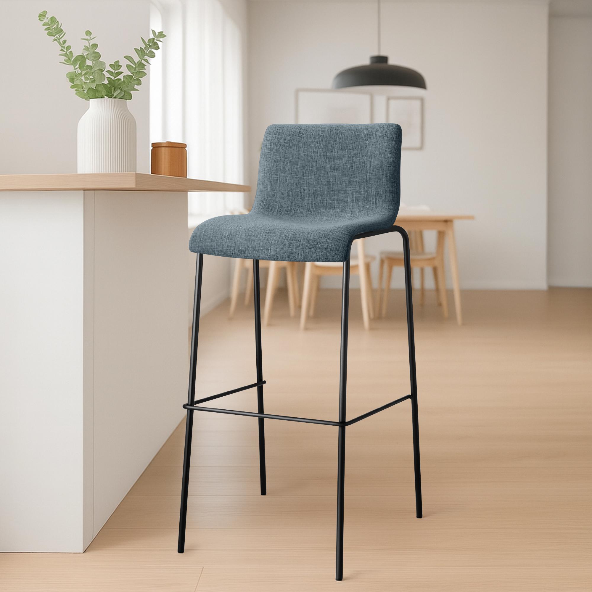 Sgabello da bar Hover in tessuto con base a quattro gambe